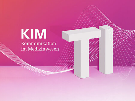 Grafik zur TI‑Anbindung mit KIM („Kommunikation im Medizinwesen“) und stilisiertem „TI“ vor pinkem Hintergrund.