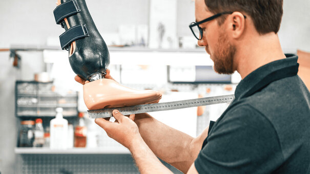 Abrechnung für orthopädische Technik wie Prothesen – NOVENTI erleichtert die Abwicklung mit den Kostenträgern.