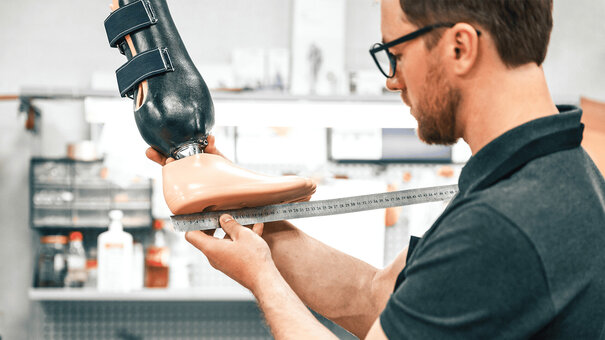 Abrechnung für orthopädische Technik wie Prothesen – NOVENTI erleichtert die Abwicklung mit den Kostenträgern.